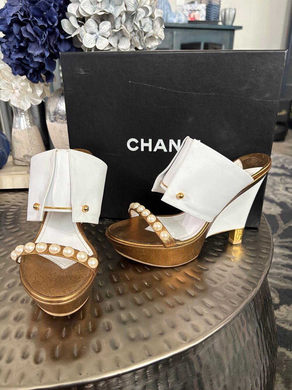 RARE 2 DIE 4 Chanel Pearl Tuxedo Heels! with box & paperwork 9